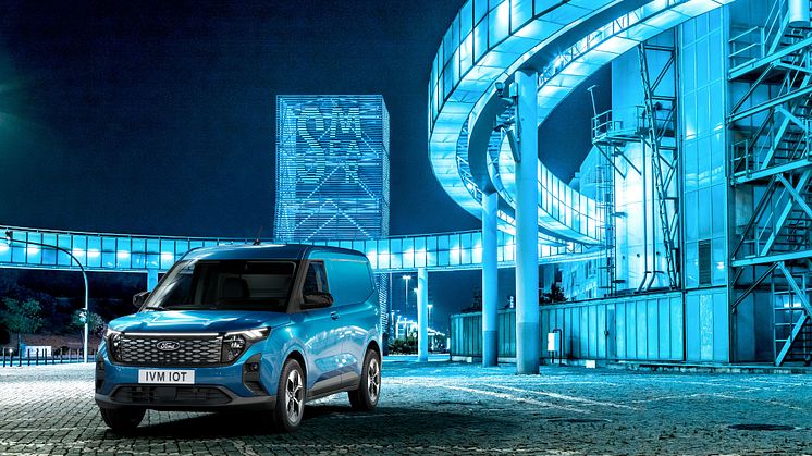 Ford avduker nye helelektriske E-Transit Courier: Større, smartere og sprekere 