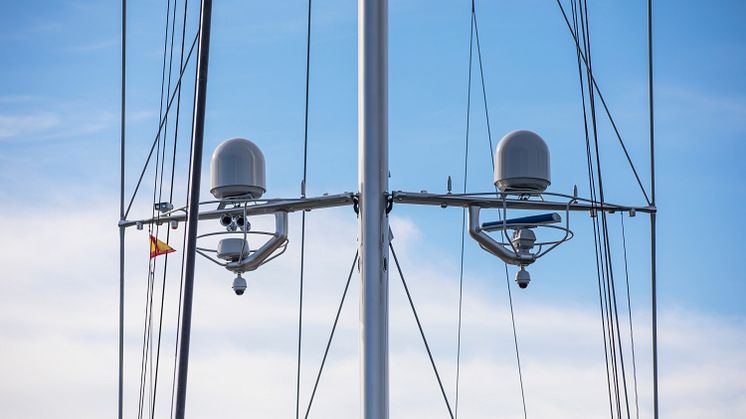 Hi-res image - Inmarsat - e3 has installed Inmarsat's dual antenna Fleet Xpress solution on performance superyacht S/Y Ganesha