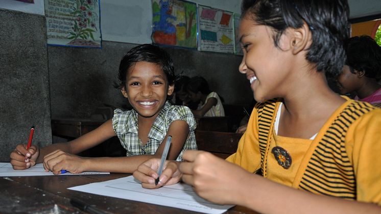 Dhyaneshwari och Jenny 10 år från Indien