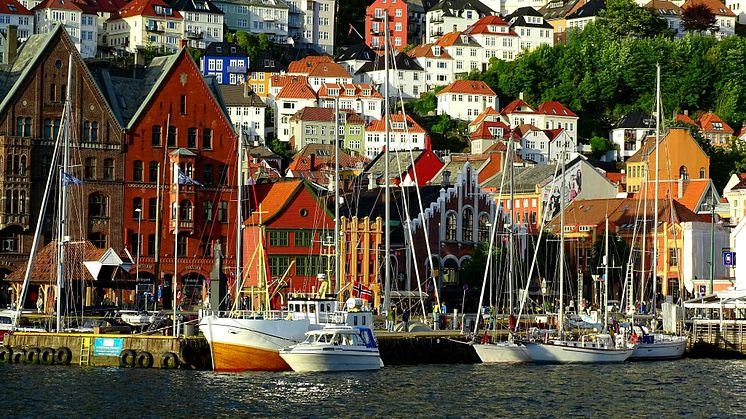 Bergen-BIrN1pkBBng-unsplash.jpg