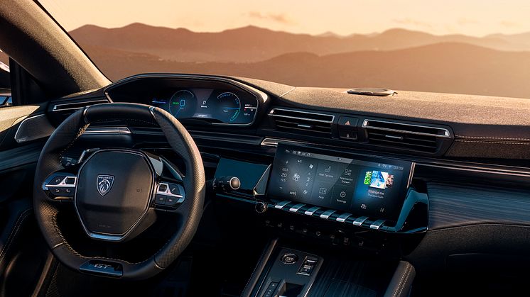 peugeot_508hybrid_2302styp_060_fr-63f71b3eaf73e