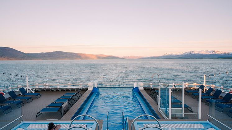 HX Hurtigruten Expeditions -Hot tubs and Infinity Pool on MS Fridtjof Nansen -Photo, Clara Tuma