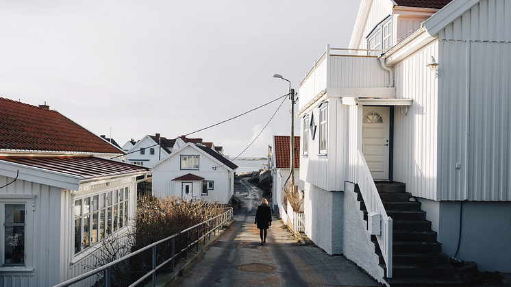 Fortsatt tro på lägre bostadspriser hos mäklare och bostadsköpare