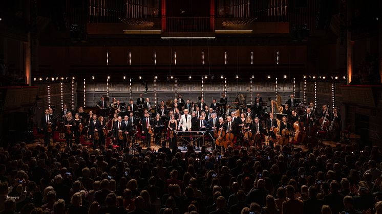 Symphonia: Tomas Ledin och Kungliga Filharmonikerna