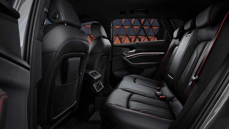Audi Q8 e-tron (Chronosgrå) interiør