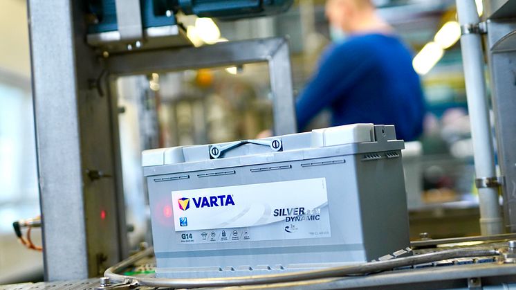 On the way to new vehicles of the future: AGM batteries on the production line at Clarios.      Photo: Clarios 