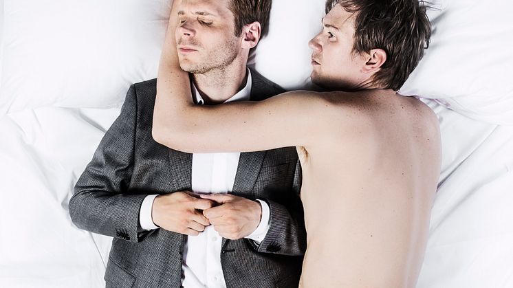 Mattias Linderoth (Louis) och Henrik Svalander (Prior) i Angels in America