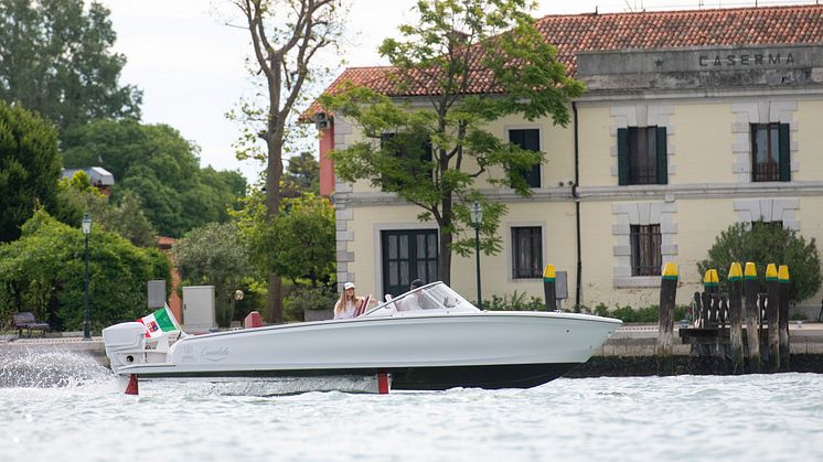 Candela C-7_3