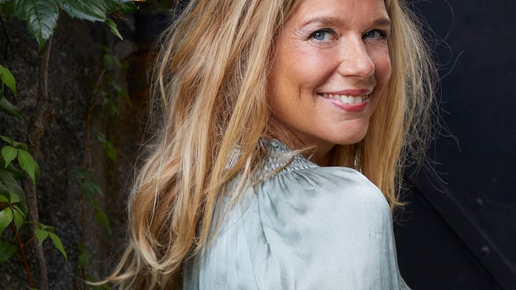 Emma Hamberg är ett av höstens stora dragplåster när biblioteken nu provar arrangemang på plats igen.