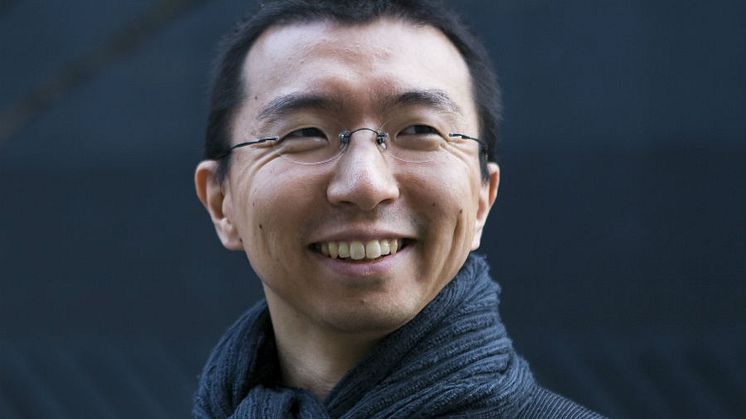Sou Fujimoto talar på Nordic Architecture Fair. Foto: David Vintiner.
