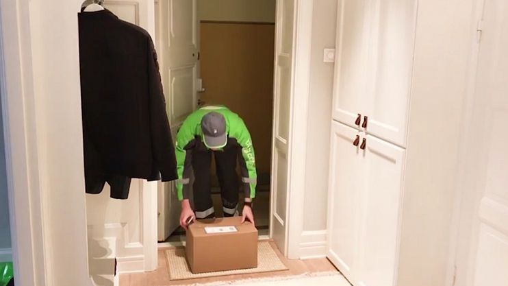 Bring öppnar dörren med Glue när kunden inte är hemma