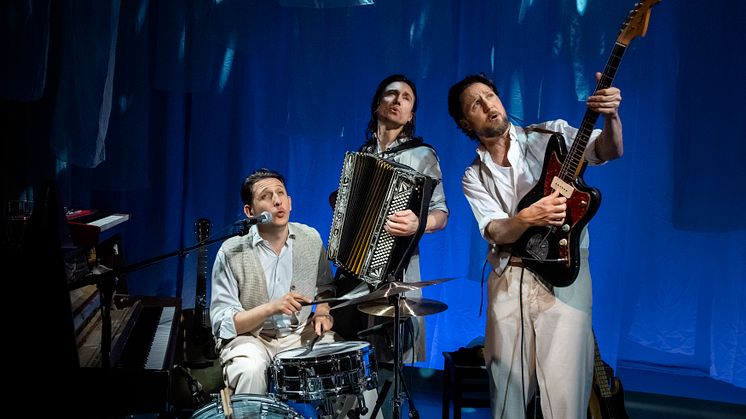 Moneybrother gör krogshow utan krog i Gävle Konserthus