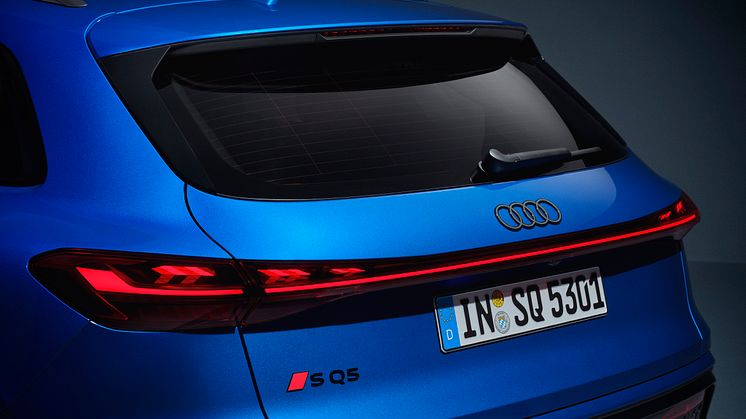 Audi SQ5 (Ultrablå metallak)