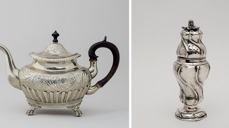 Teapot by Erik Nordgren and sugar sprinkler by Eric Nyström in argent haché. Photo: Linn Ahlgren/Nationalmuseum. 