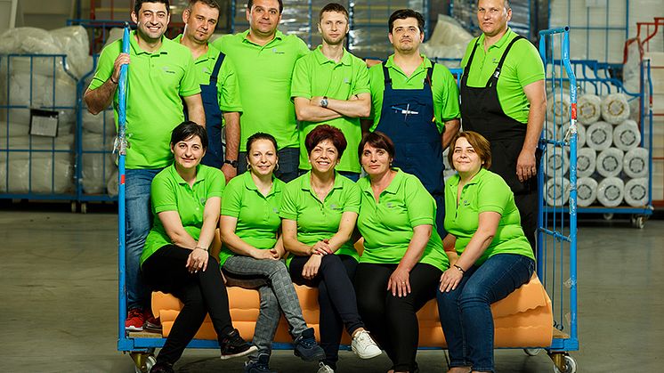 Echipa fabricii Sun Garden din Pucioasa, furnizor de saltele pentru JYSK 