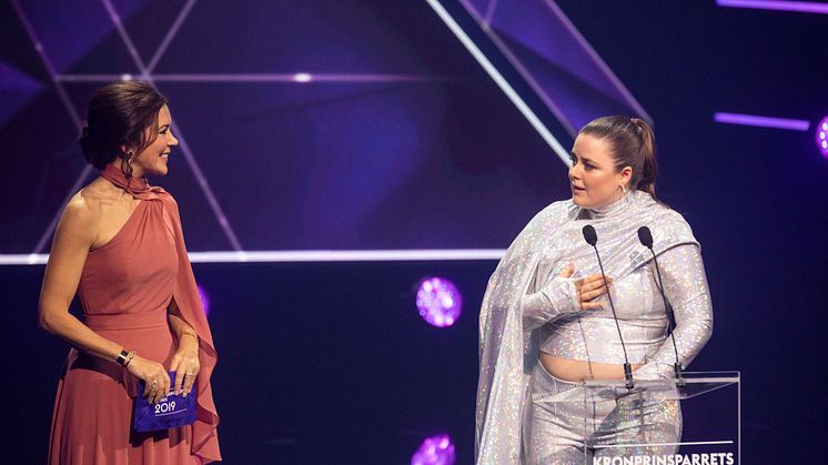 Sangskriver og sanger Jada modtog Kronprinsparrets Kulturelle Stjernedryspris 2019 for med sine sange at åbne for et pop-univers, der gennemsyres af både mod og skrøbelighed.