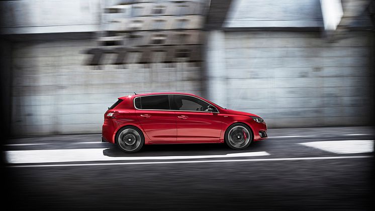 308 GTi by PEUGEOT SPORT: HOT HATCH