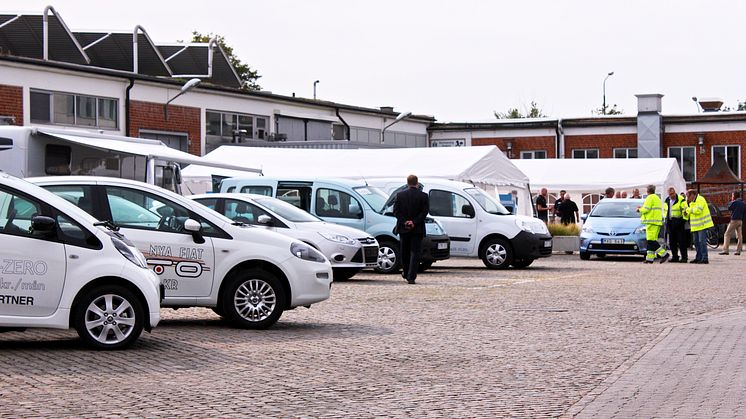 Bilar på utställning vid Malmö stads fordonsmässa 2012