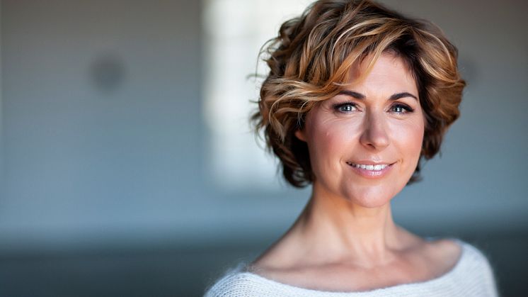 Sissel er ute med den engelske versjonen av kjærlighetstrilogien som hun har skrevet sammen med ektemannen. Foto: Kristin Saastad