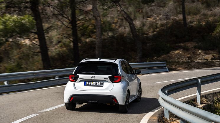 2024_mazda2-hybrid_spain_act-26_highres
