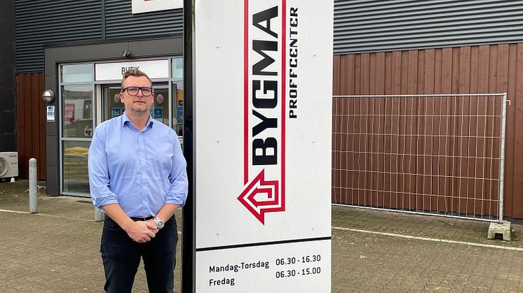 Direktør for Bygma Kolding, Casper Wiuff sender de seje cyklister ud på Bygma Danmarks Stafetten den 26. januar kl. 10.