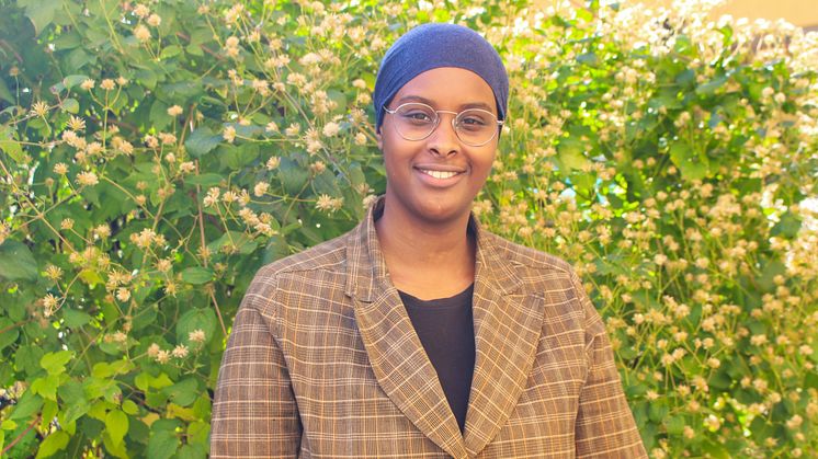Mariam Yassin, student, praktiserar på Skyddsvärnet och har stora planer för framtiden. Foto: Rebecca Hagman, Skyddsvärnet