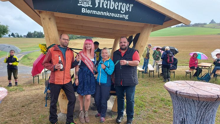 Einweihung Sitzgruppe Biermannkreuzung Neuhausen_Foto TVE_Birgit Knöbel.jpg