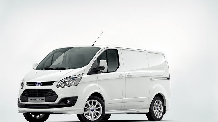 Ford Transit Custom vil bli vist for første gang på den internasjonale nyttekjøretøyutstillingen i Birmingham.
