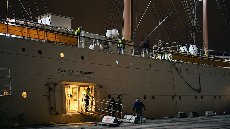 Barken Viking lämnar Göteborg