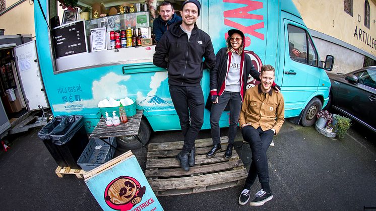 11 maj utökar Jinx food truck verksamheten och öppnar en restaurang på Victoriagården i Göteborg.