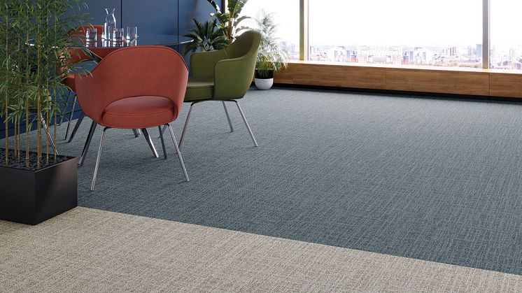 Medium-Tessera Accord Roomset1 4704 Linen Pearl & 4711 Aqua Med_CMYK