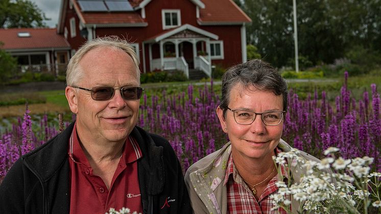 Mats och Inger Runeson på fröföretaget Pratensis. Foto: Ola Jennersten.