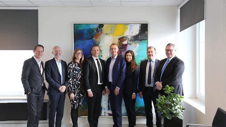 Fra højre: Per Kogut, Jacob Hahn Michelsen, Nana Bule, Søren Svarrer Nielsen, Alexander Nordqvist, Monica Pyndt Grønning, Mikael Mikkelsen, Morten Kvist Thomsen.