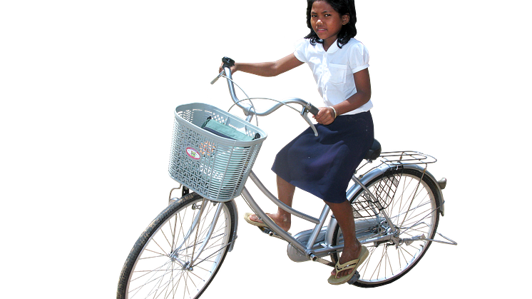 Årets julklapp – cykel till skolbarn i Kambodja