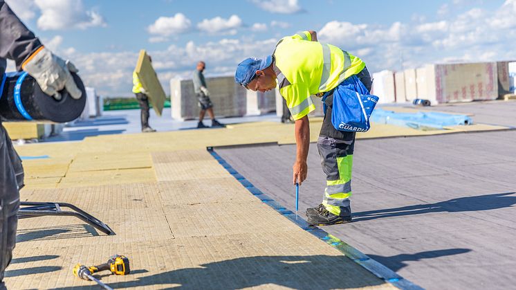 FrodeLaursen_distributionscenter_ROCKWOOL_fastmontering_tagisolering