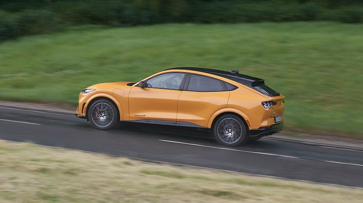 Ford_Mustang-Mach-E-GT