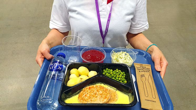  All mat är portionsförpackad och serveras med engångsmaterial för att hindra smittspridning.
