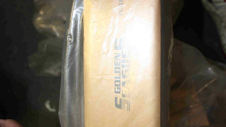 NW 03 14 smuggled cigarette Golden Seaglles brand 5