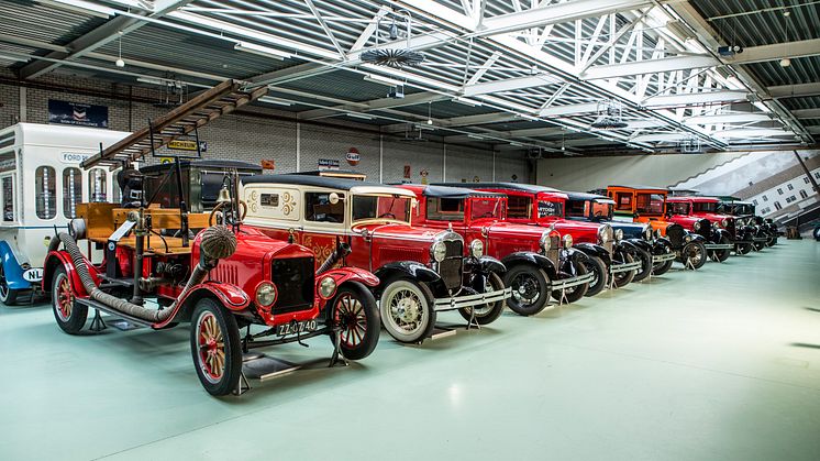 Én mand og 220 klassiske Ford-modeller