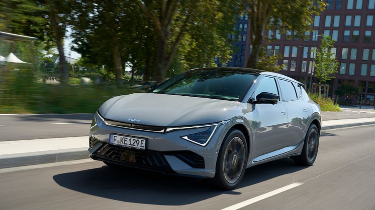 kia-all-new-ev6-gtline-my25-wolf-grey-outdoor-dynamic-print-3600x2400-009.jpg