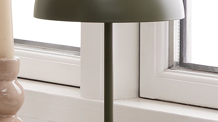 JYSK_Lámpara a pilas KENT Ø16xA25cm verde táctil y temporizador_20€.tif