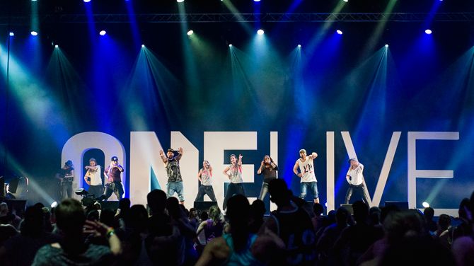 ONE LIVE 2015