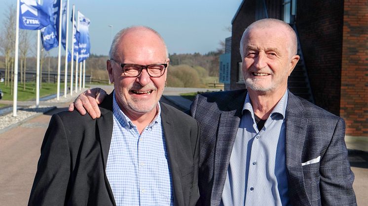 Direktør for Parasport Danmark, Niels Christiansen, sammen med Lars Larsen, grundlægger og formand for bestyrelsen i JYSK, til 40-års jubilæumsreception i Himmerland.