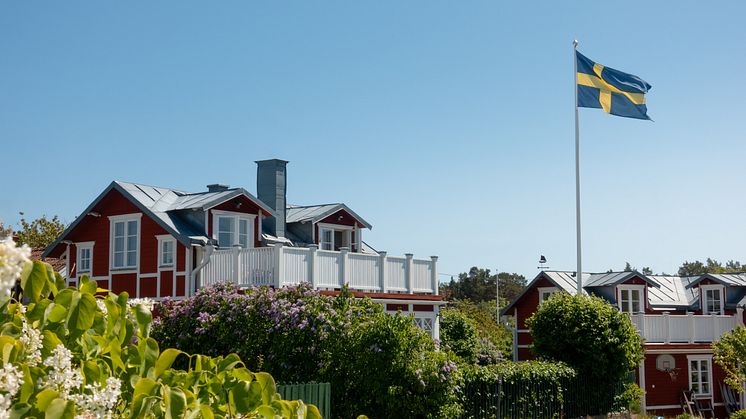 Nordmenn elsker fritidsboligene sine. Antallet hytter og fritidsboliger til salgs har dalt med 30 prosent siden 2021. Og eier man huset gjennom mange år, er det ekstra viktig å prioritere vedlikeholdet. Foto: PR.