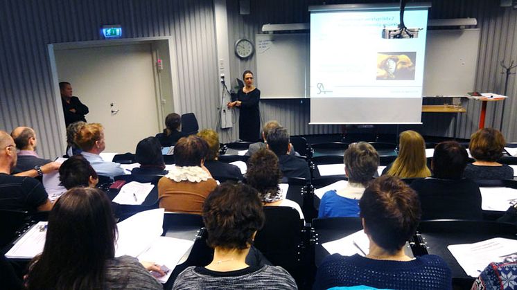 "Vi lever i en värld dränkt av information - som samtidigt är så ensidig"