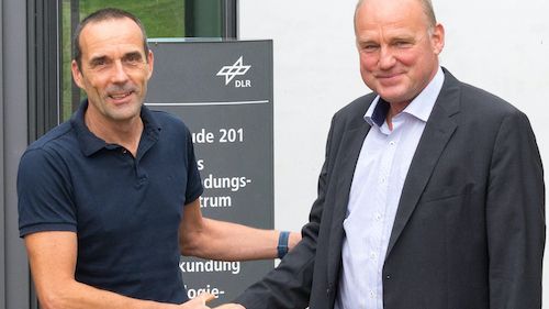 25 years of successful cooperation between GAF, DLR and Antrix Dr. Sebastian Carl (GAF) and Holger Maass (DLR) at the DLR campus Neustrelitz  (© GAF AG)