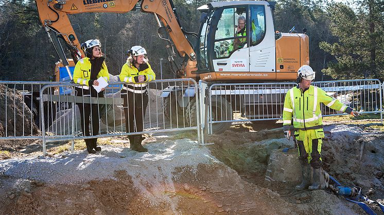 Svevia utför markförberedande arbete när det nya bostadsområdet Ormbacka tar form. Foto: Markus Marcetic
