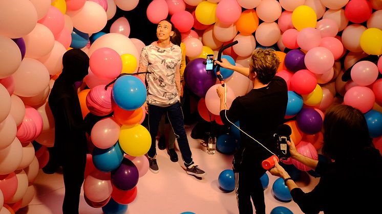 Ikväll skrivs musikhistoria - Klingande livesänder sin världsunika musikvideo på Telias nät