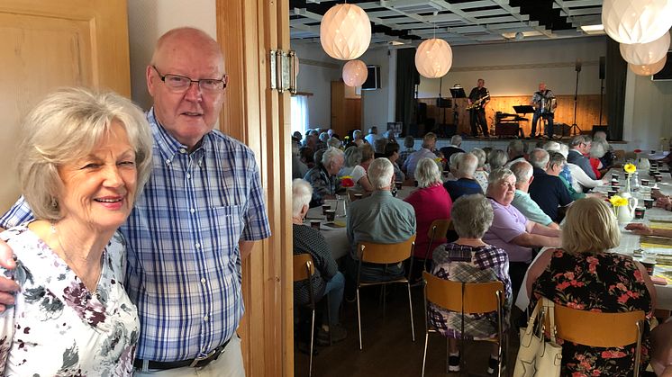 Ulla-Britt och Steinar Dahl från föreningen Livskällan. 