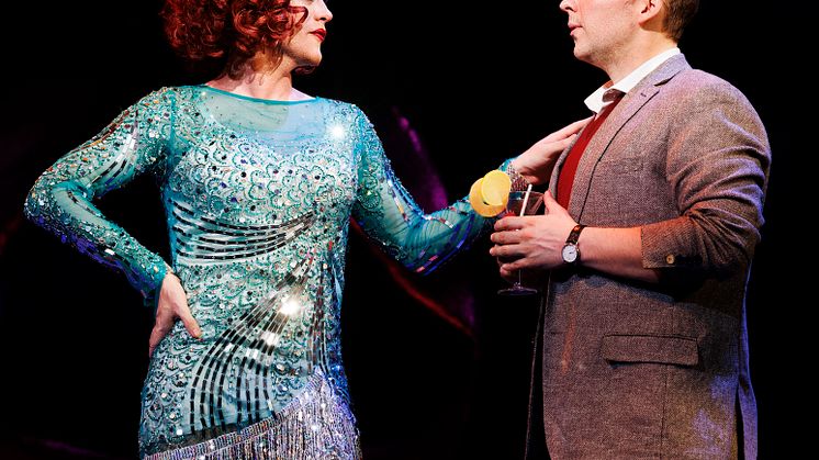 03 Det Ny Teater - Kinky Boots - Lola (Silas Holst) og Charlie Price (Lars Mølsted).jpg